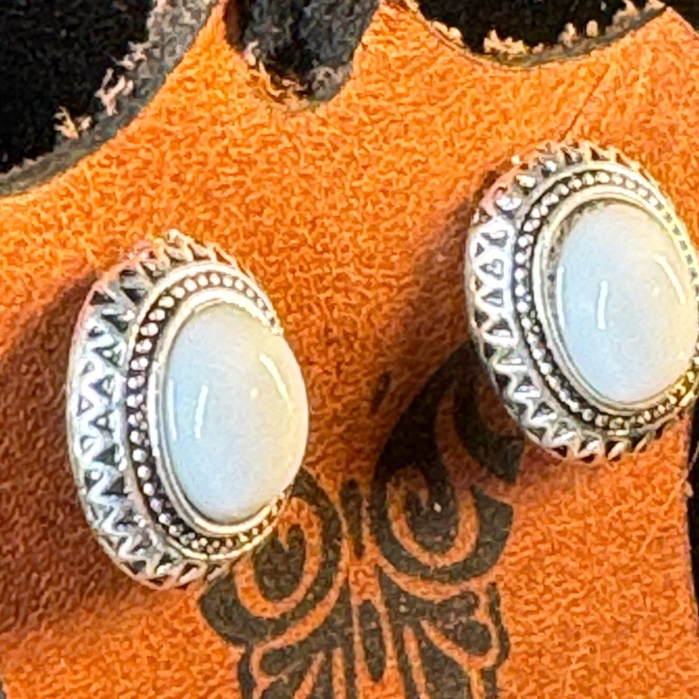 Southwest White Stone Stud Post Fashion Earrings - Picture 6 of 7